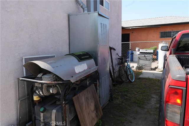 611 W 91st, Los Angeles, CA 90044