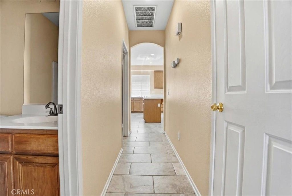 Image 14 of property listing at 41911 Driver Lane, Temecula, CA 92591