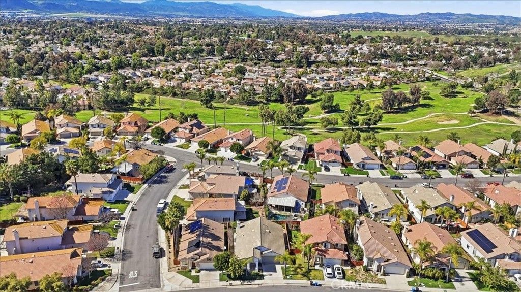 Image 32 of property listing at 41911 Driver Lane, Temecula, CA 92591