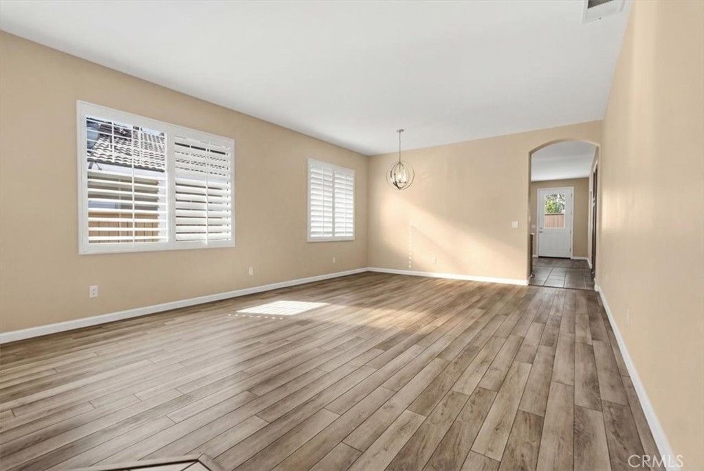 Image 4 of property listing at 41911 Driver Lane, Temecula, CA 92591