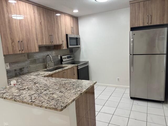 4040 NW 31st Terrace, Lauderdale Lakes, FL 33309