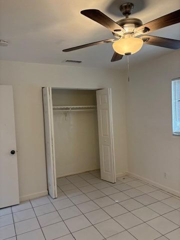 4040 NW 31st Terrace, Lauderdale Lakes, FL 33309