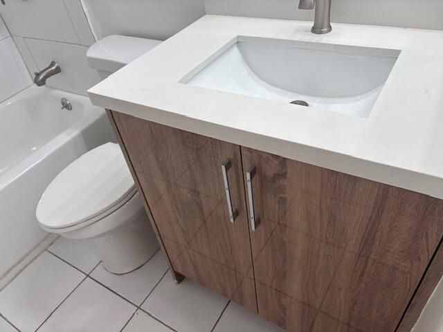 4040 NW 31st Terrace, Lauderdale Lakes, FL 33309