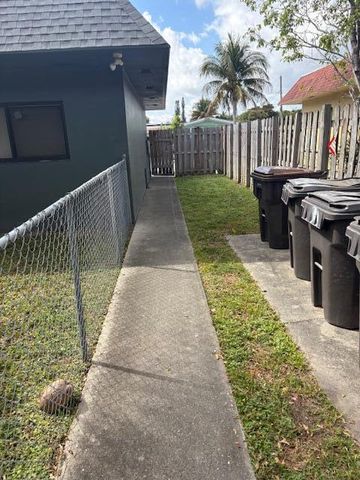 4040 NW 31st Terrace, Lauderdale Lakes, FL 33309