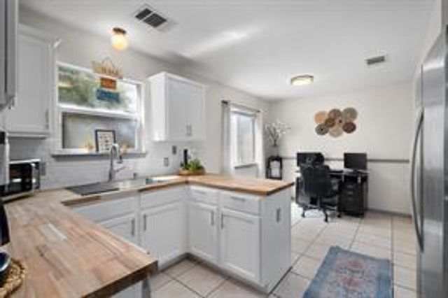 348 Spillway DR, Kyle, TX 78640