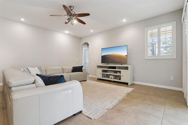 1862 LORENZO LANE, Oviedo, FL 32765