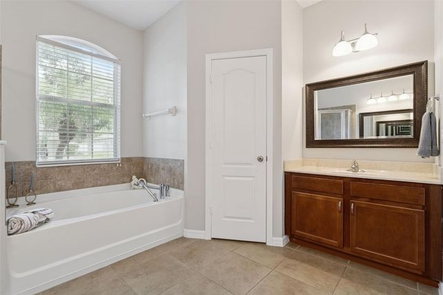 1862 LORENZO LANE, Oviedo, FL 32765