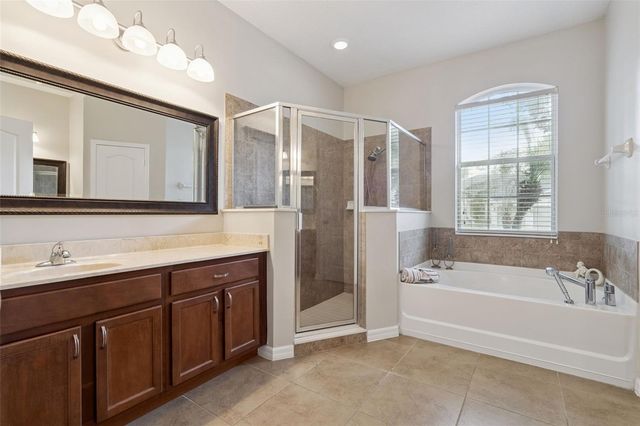 1862 LORENZO LANE, Oviedo, FL 32765