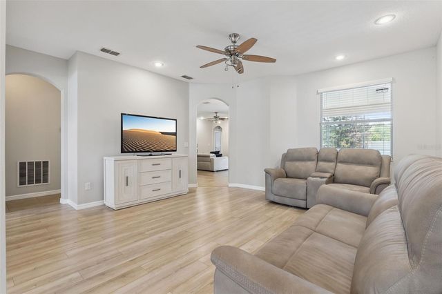 1862 LORENZO LANE, Oviedo, FL 32765