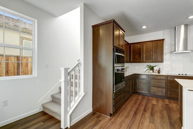 10167 Ramy Cir, Elk Grove, CA 95757