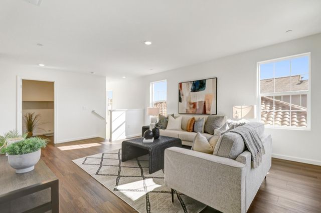 10167 Ramy Cir, Elk Grove, CA 95757