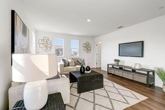 10167 Ramy Cir, Elk Grove, CA 95757