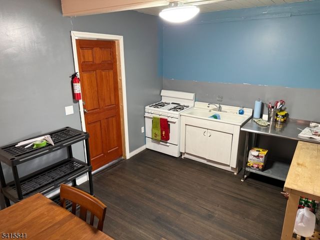 13 Emerson Pl, Newark City, NJ 07114