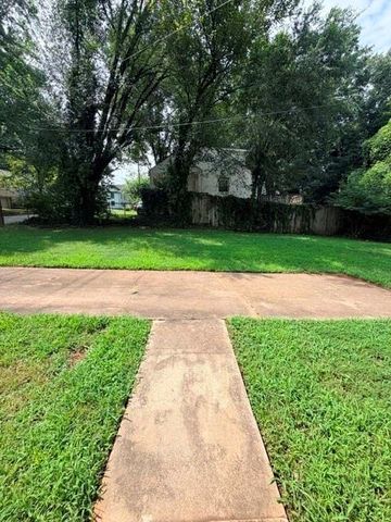 2811 Glenwood Avenue SE, Atlanta, GA 30317