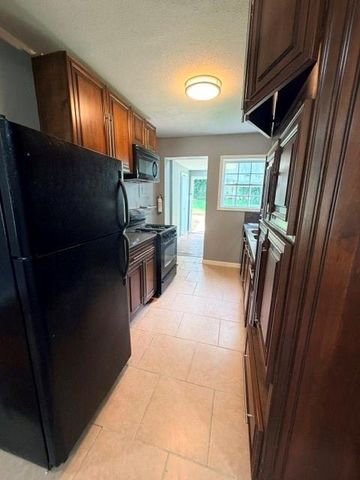 2811 Glenwood Avenue SE, Atlanta, GA 30317