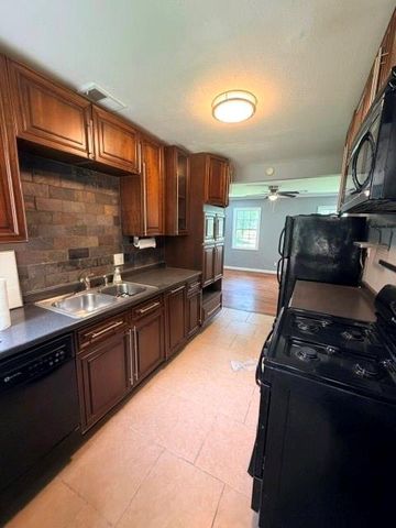 2811 Glenwood Avenue SE, Atlanta, GA 30317