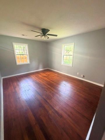 2811 Glenwood Avenue SE, Atlanta, GA 30317