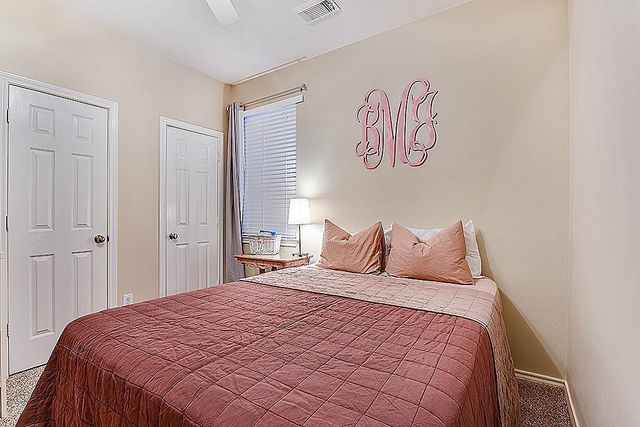 6 N Queenscliff Circle, The Woodlands, TX 77382