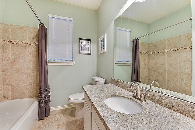 6 N Queenscliff Circle, The Woodlands, TX 77382