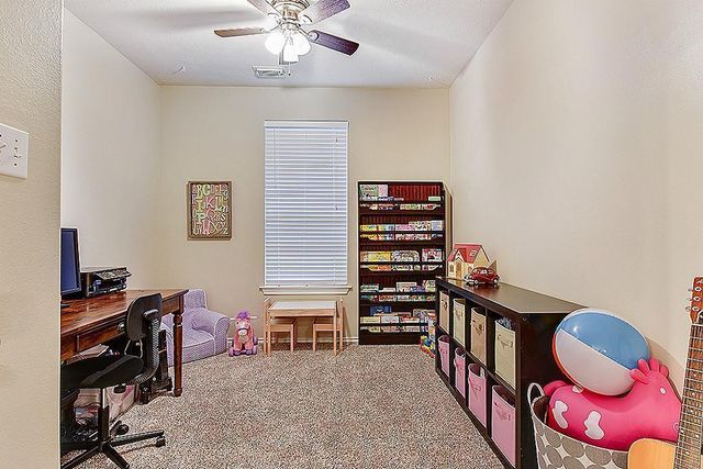 6 N Queenscliff Circle, The Woodlands, TX 77382