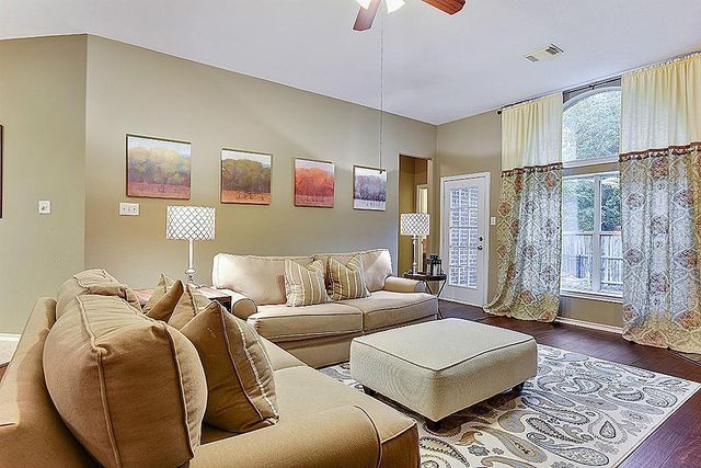 6 N Queenscliff Circle, The Woodlands, TX 77382