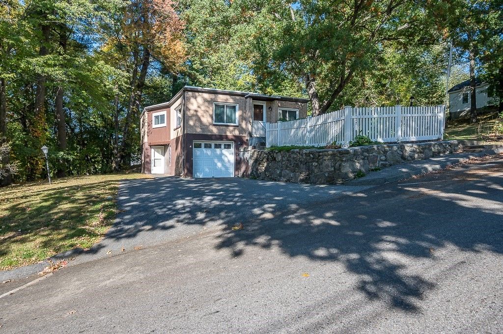 32 Tyson Rd, Worcester, MA 01606