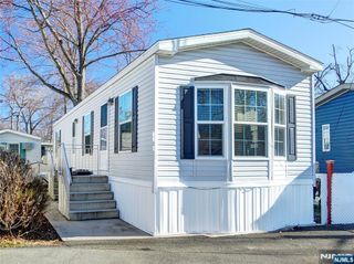 17 E 6th Street, Moonachie, NJ 07074