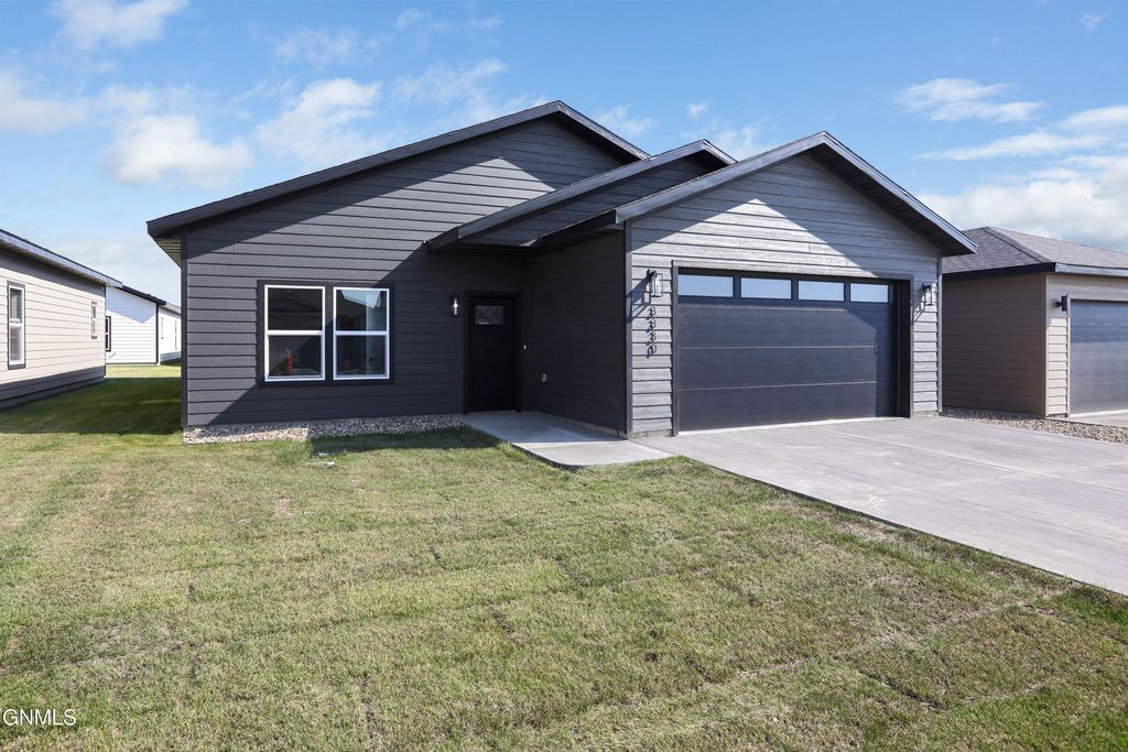 3330 34th Street W, Williston, ND 58801 photo 1
