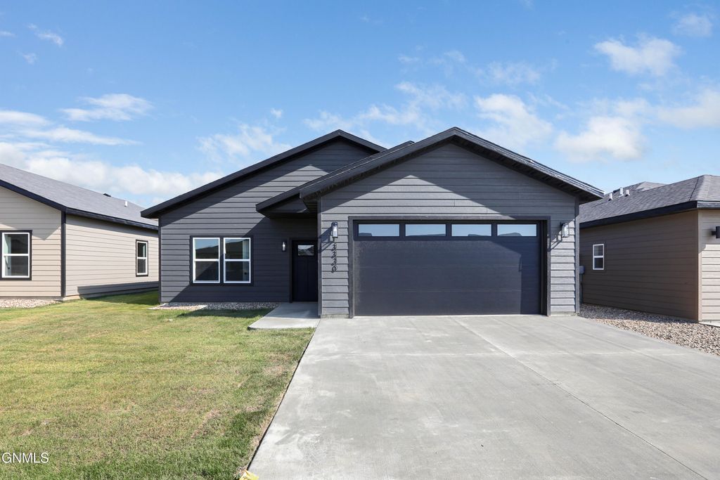 3330 34th Street W, Williston, ND 58801 photo 2