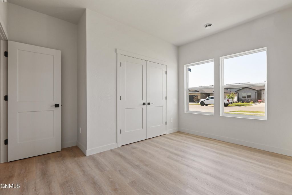 3330 34th Street W, Williston, ND 58801 photo 5