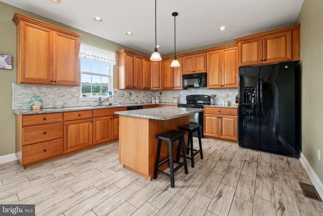 2912 SILVER CREEK CIR, Kutztown, PA 19530