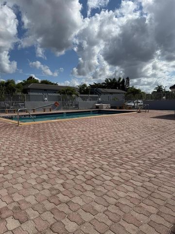 15675 SW 74th Cir Dr 5, Miami, FL 33193