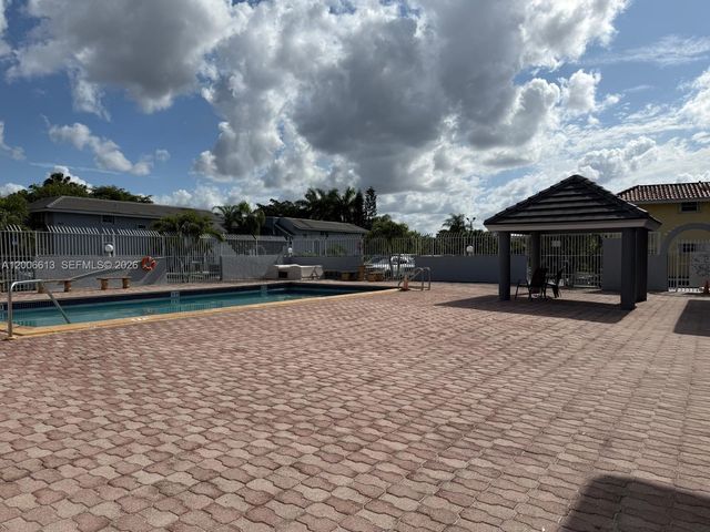 15675 SW 74th Cir Dr 5, Miami, FL 33193