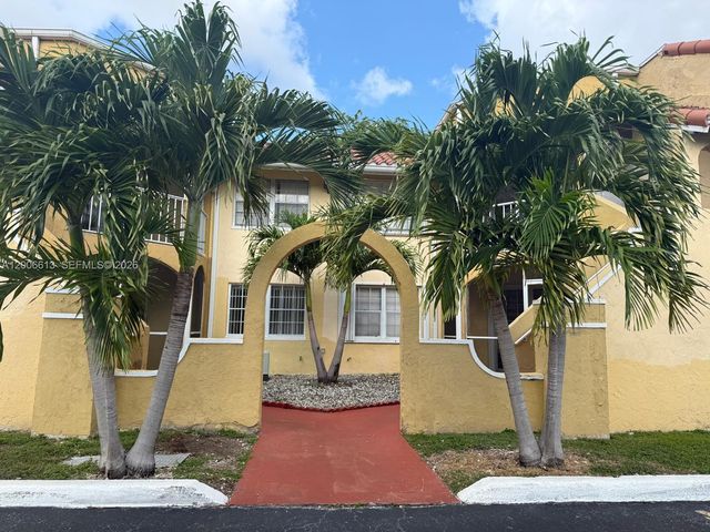 15675 SW 74th Cir Dr 5, Miami, FL 33193