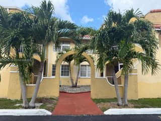 15675 SW 74th Cir Dr 5, Miami, FL 33193