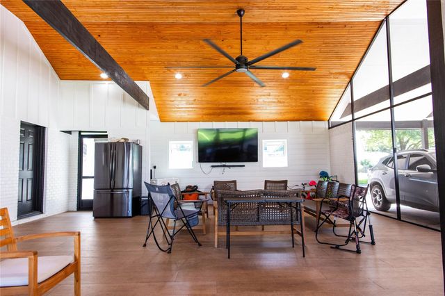 503 Maxine, East Bernard, TX 77435