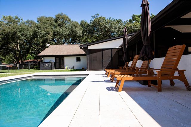 503 Maxine, East Bernard, TX 77435