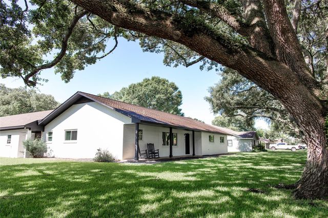 503 Maxine, East Bernard, TX 77435