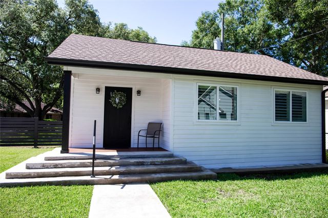 503 Maxine, East Bernard, TX 77435