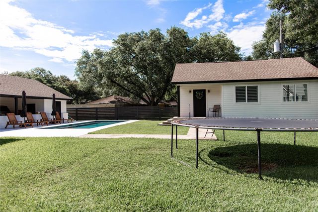 503 Maxine, East Bernard, TX 77435