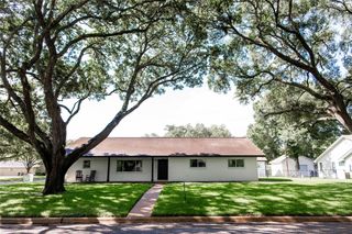 503 Maxine, East Bernard, TX 77435