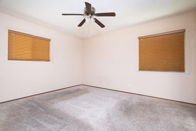 1048 Laurel Ave, Olivehurst, CA 95961