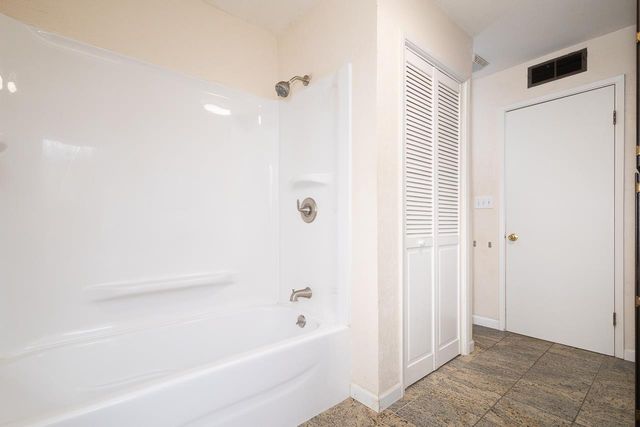1048 Laurel Ave, Olivehurst, CA 95961