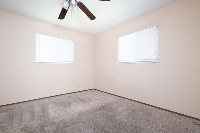 1048 Laurel Ave, Olivehurst, CA 95961