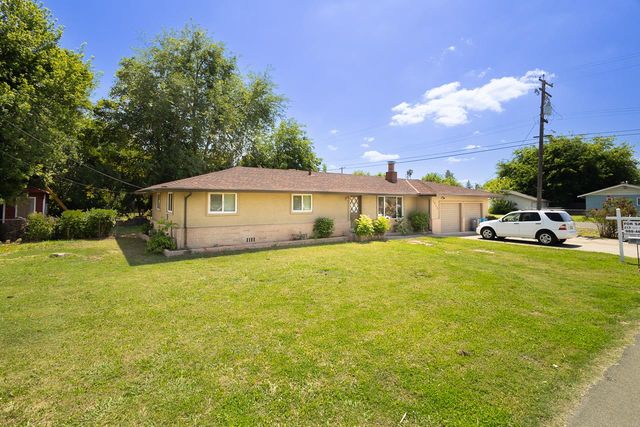 1048 Laurel Ave, Olivehurst, CA 95961