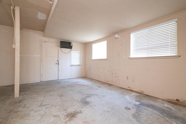 1048 Laurel Ave, Olivehurst, CA 95961