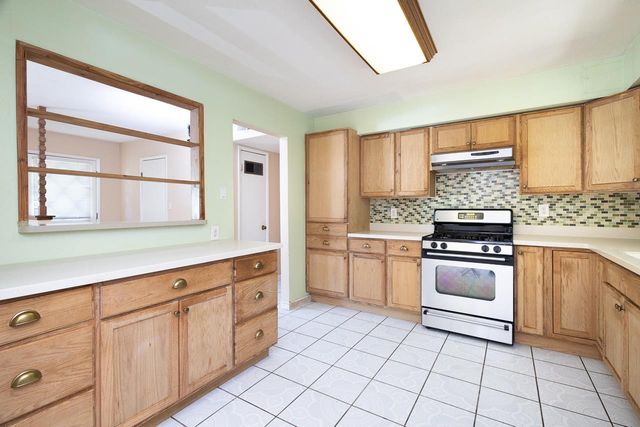 1048 Laurel Ave, Olivehurst, CA 95961