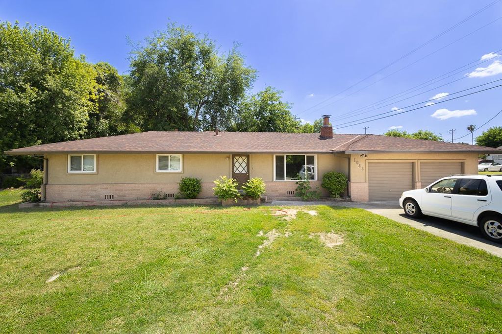 1048 Laurel Ave, Olivehurst, CA 95961