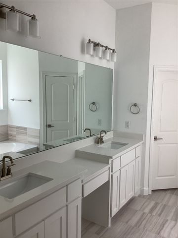 609 E Midway Drive, Euless, TX 76039