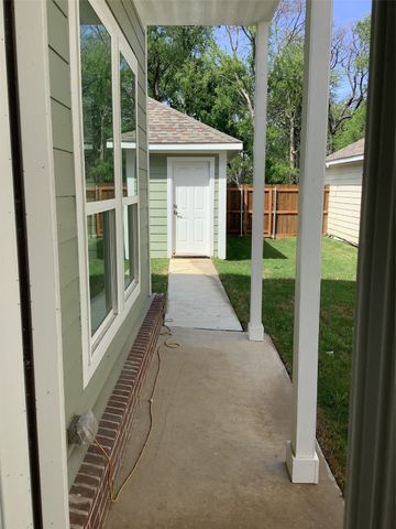 609 E Midway Drive, Euless, TX 76039